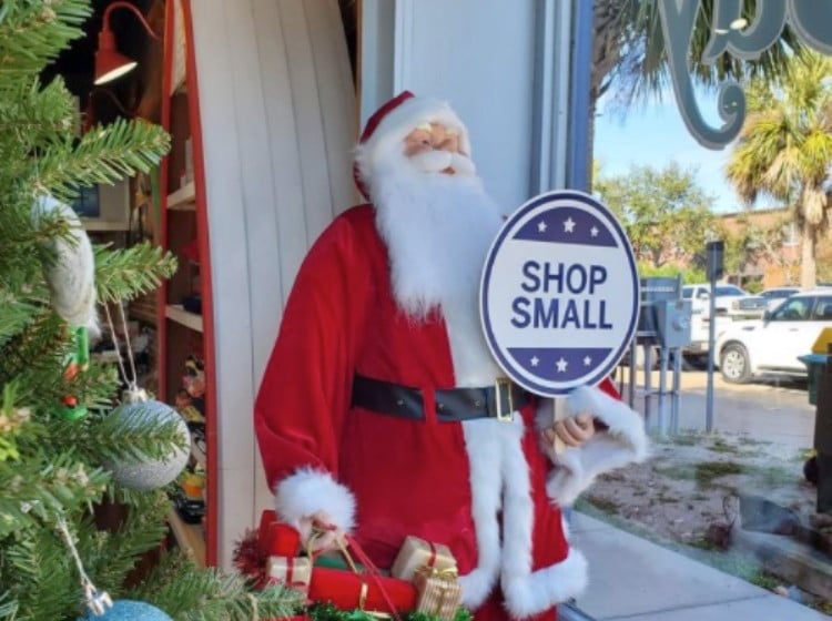 Apalachicola-Historic-Downtown-Christmas-Celebration-OyHcdH.tmp_